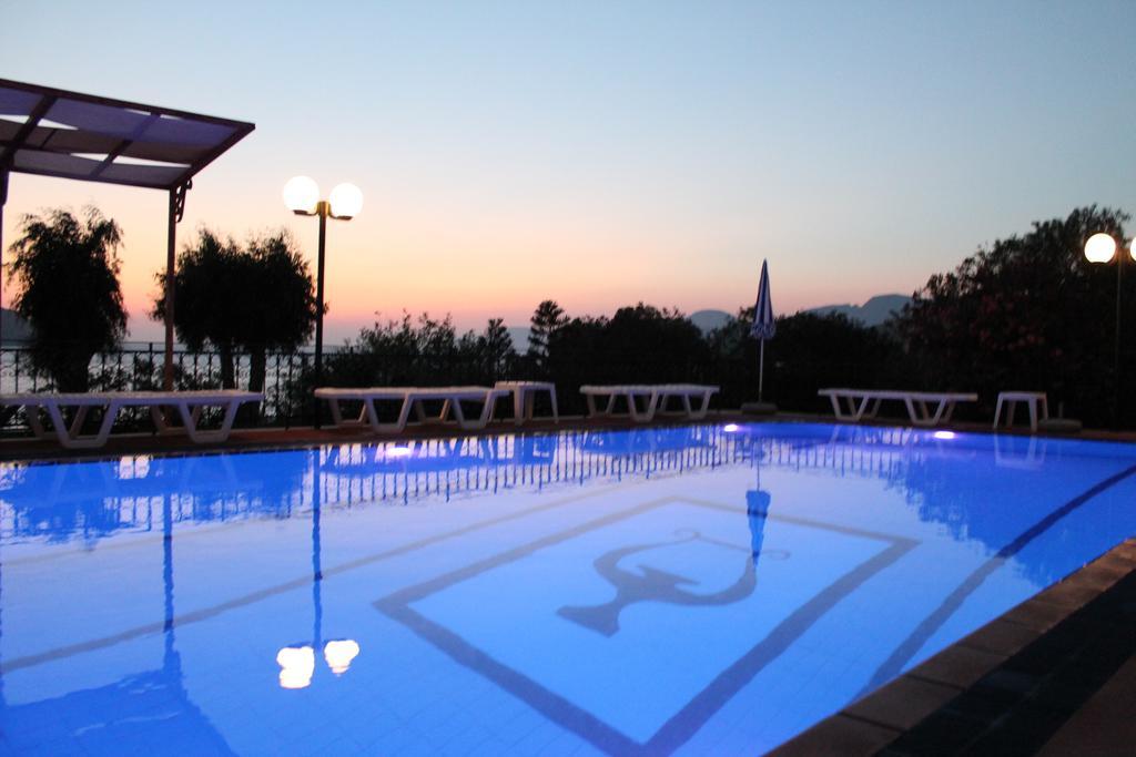 Hotel Philoxenia マスーリー エクステリア 写真