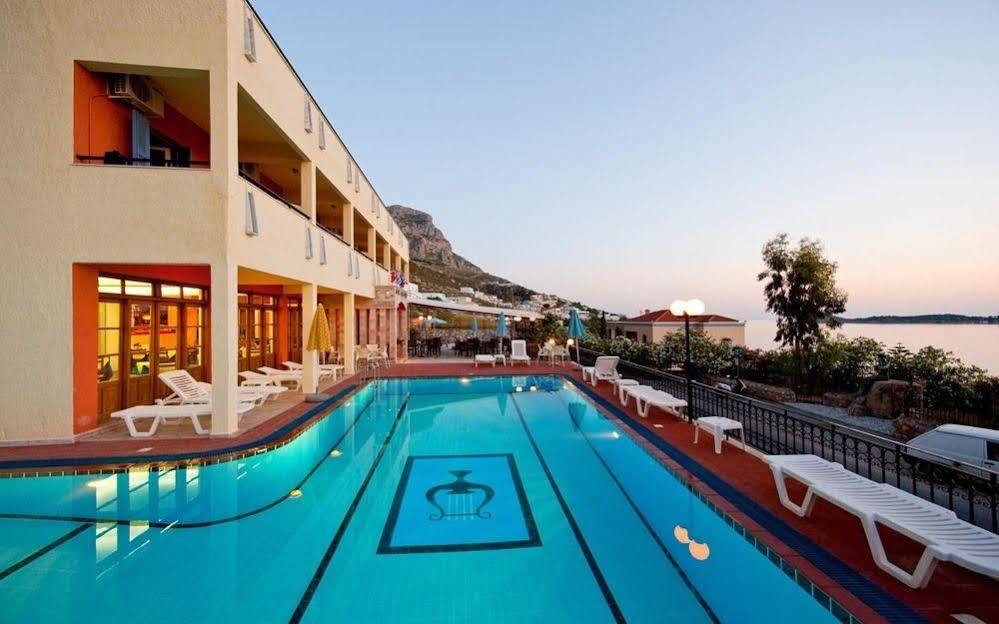 Hotel Philoxenia マスーリー エクステリア 写真